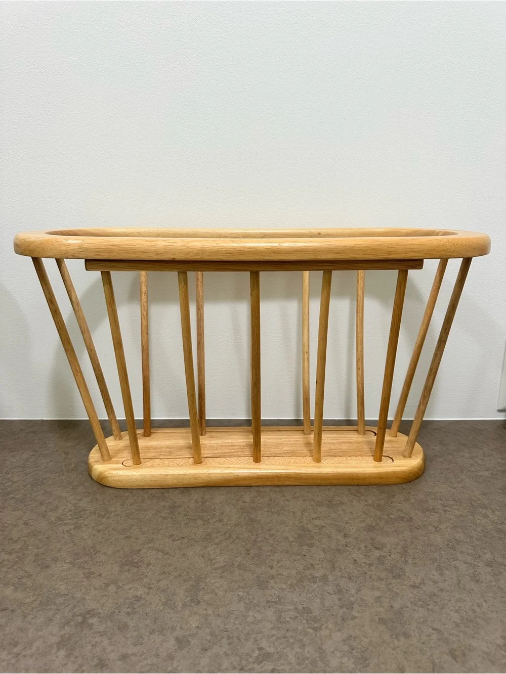 Mid-Century Modern Spindle Wood Magazine Rack Light Wood Tapered Oval Blonde